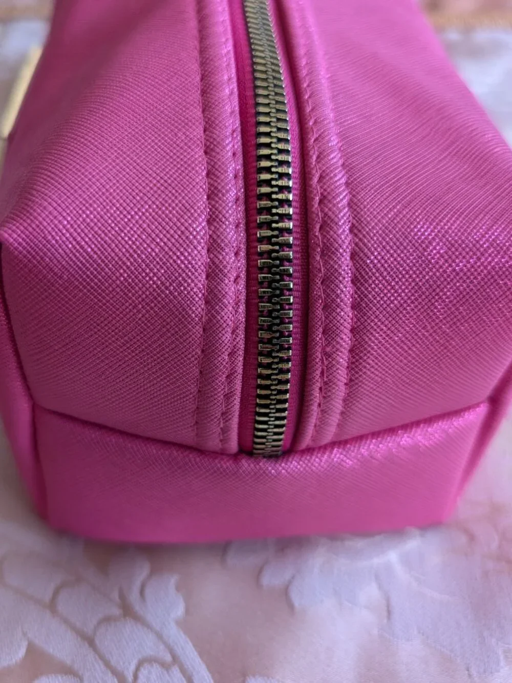 NWOT Nicole Miller Glitter Pink Cosmetic Travel Makeup Bag